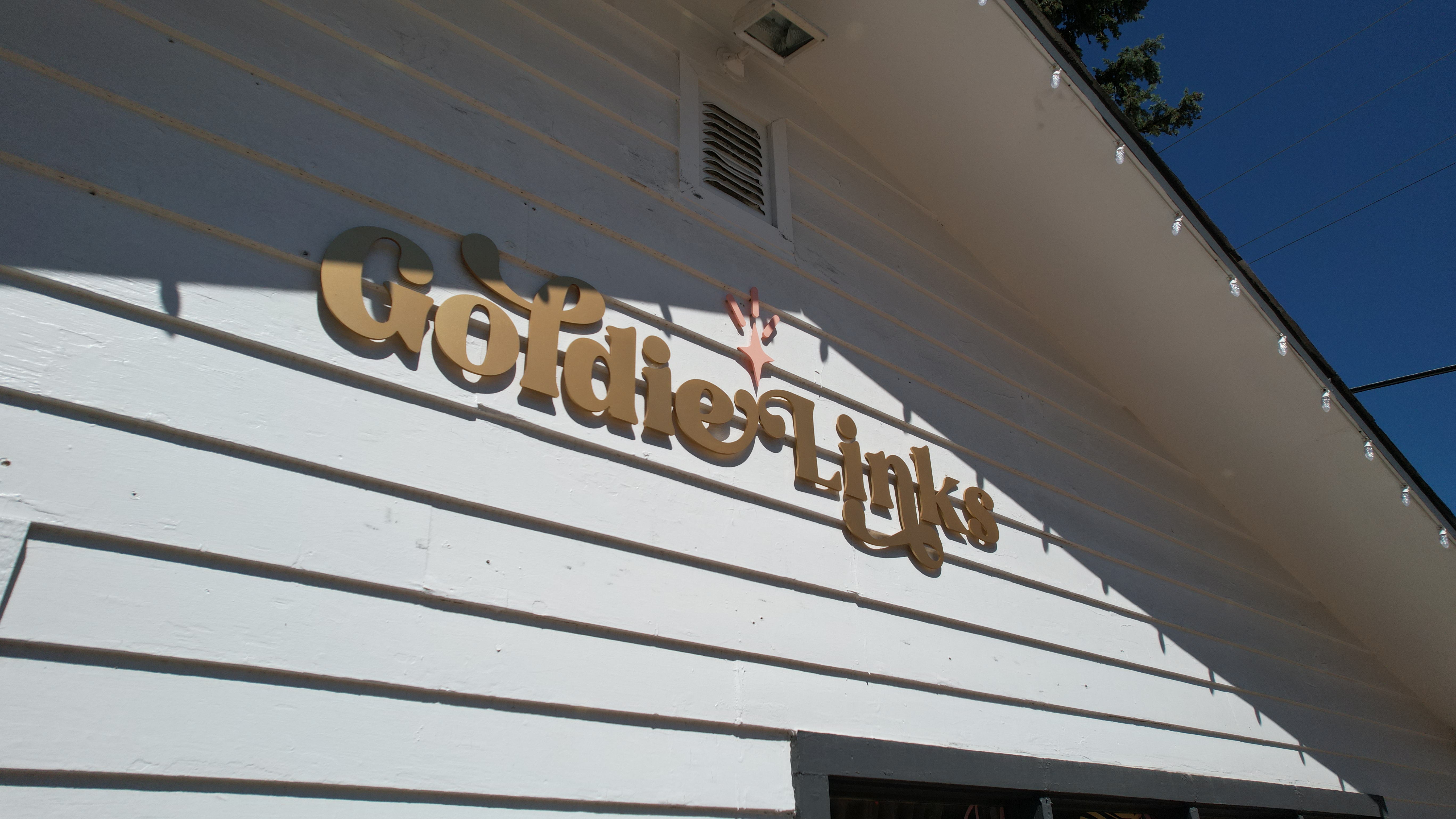 Goldie Links image 2